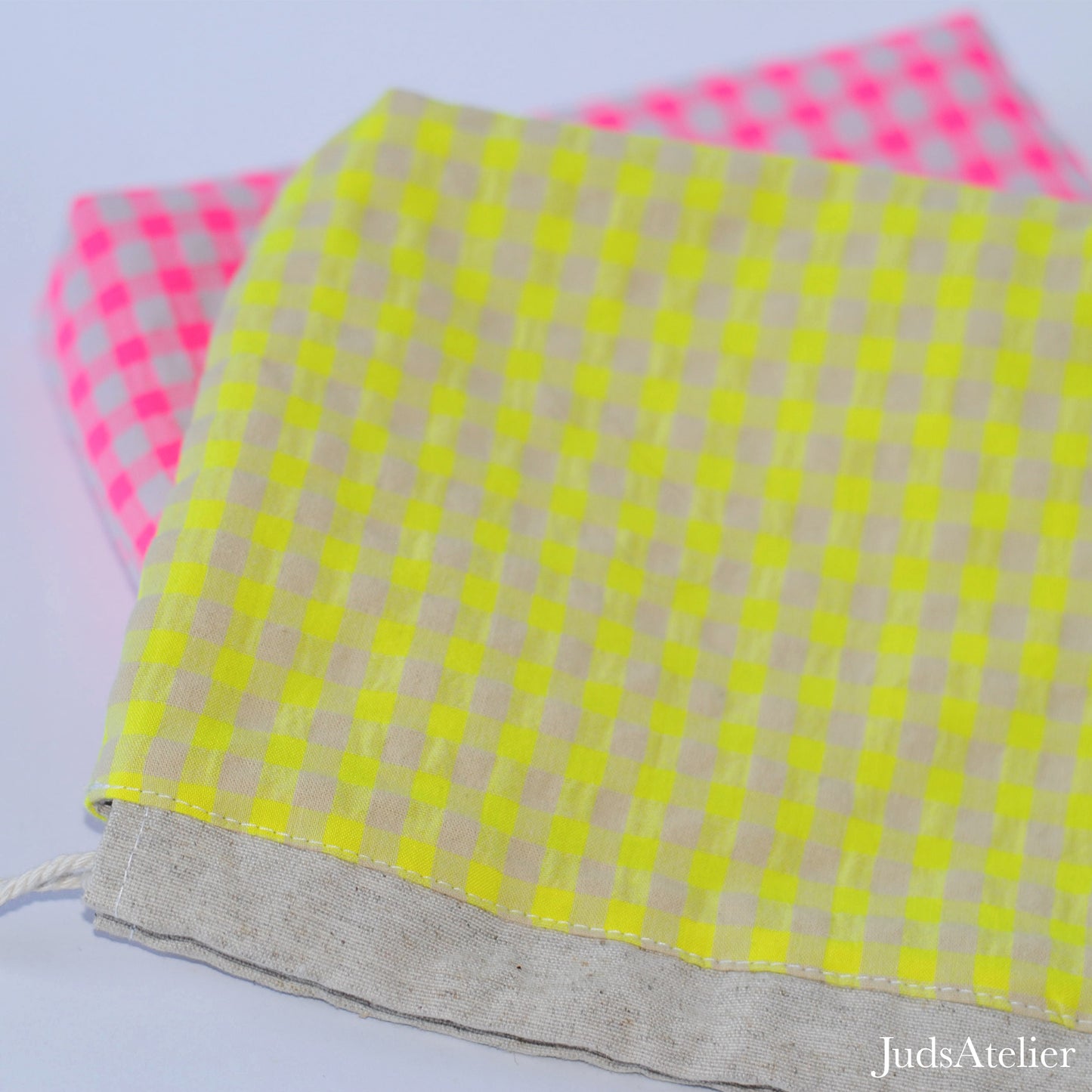 Bolsa de labores modelo ENSUEÑO en tela vichy amarillo neón