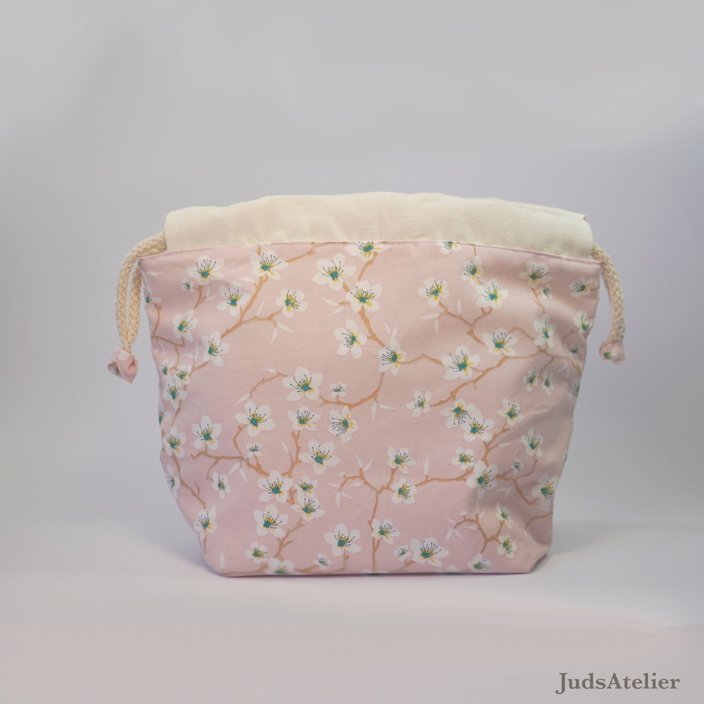 Bolsa de labores modelo ENSUEÑO con estampado flores de almendro
