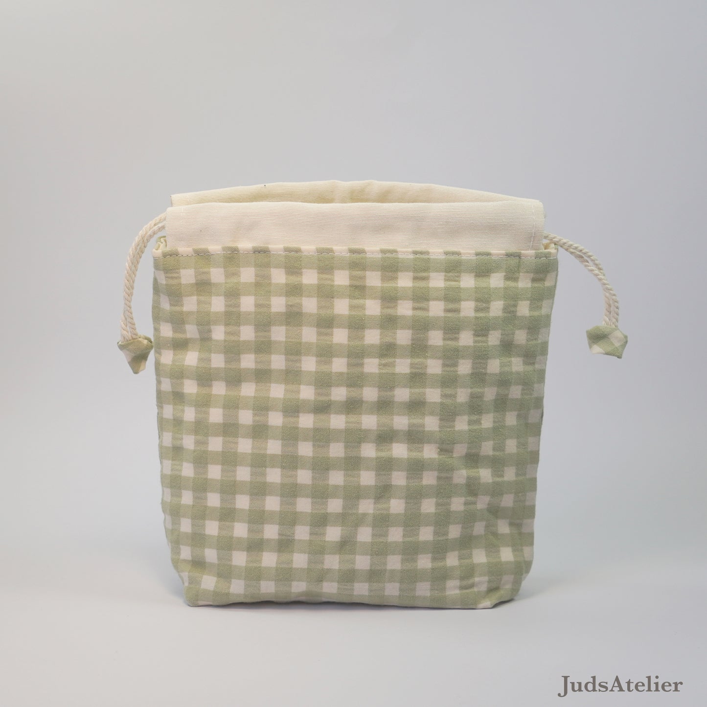 Bolsa de labores modelo ENSUEÑO en tela vichy verde empolvado