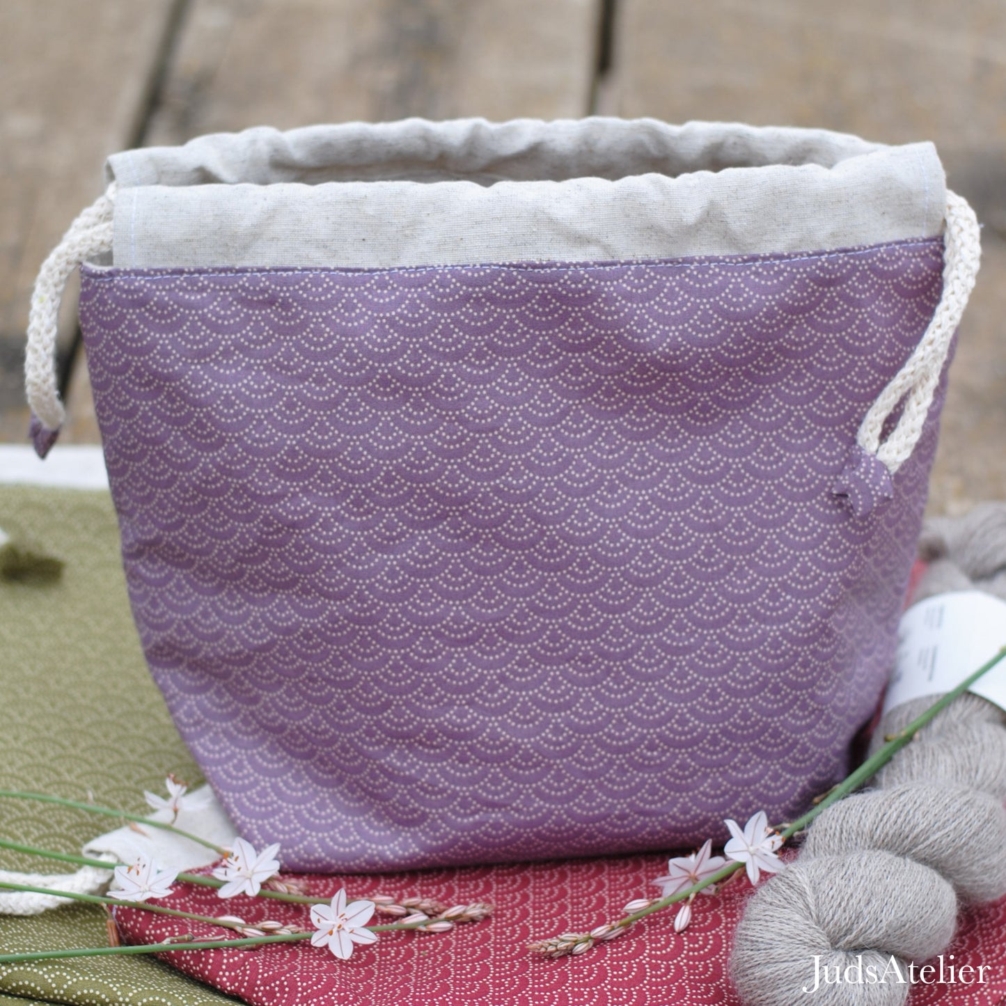 Bolsa de labores modelo ENSUEÑO con estampado japonés en color violeta