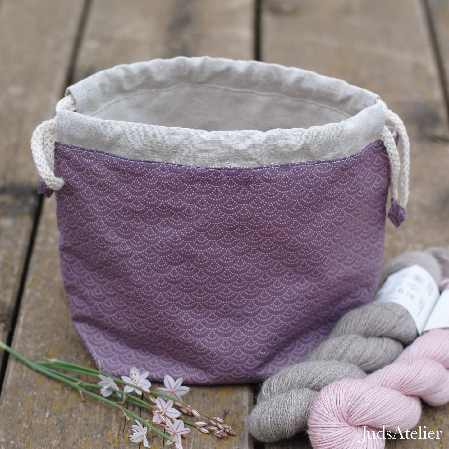 Bolsa de labores modelo ENSUEÑO con estampado japonés en color violeta