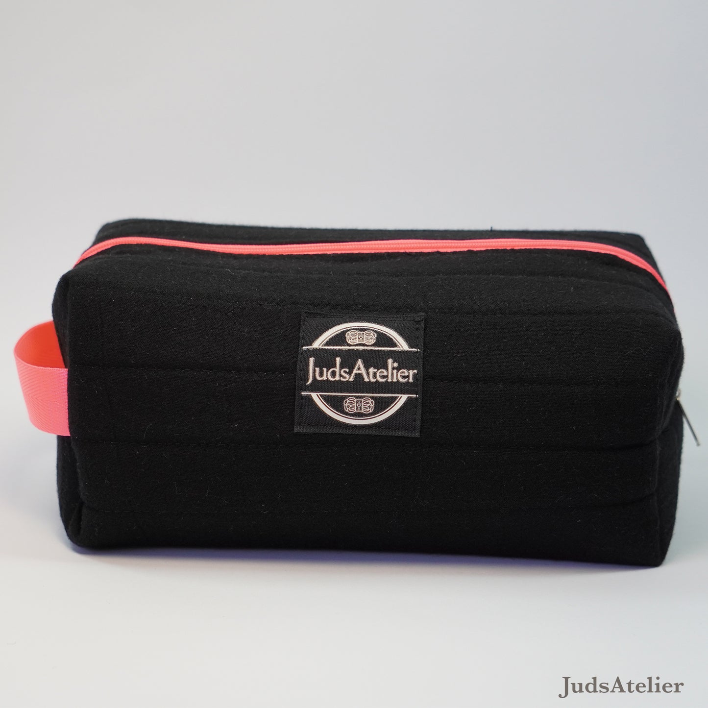 Sewing bag in neon pink gingham fabric