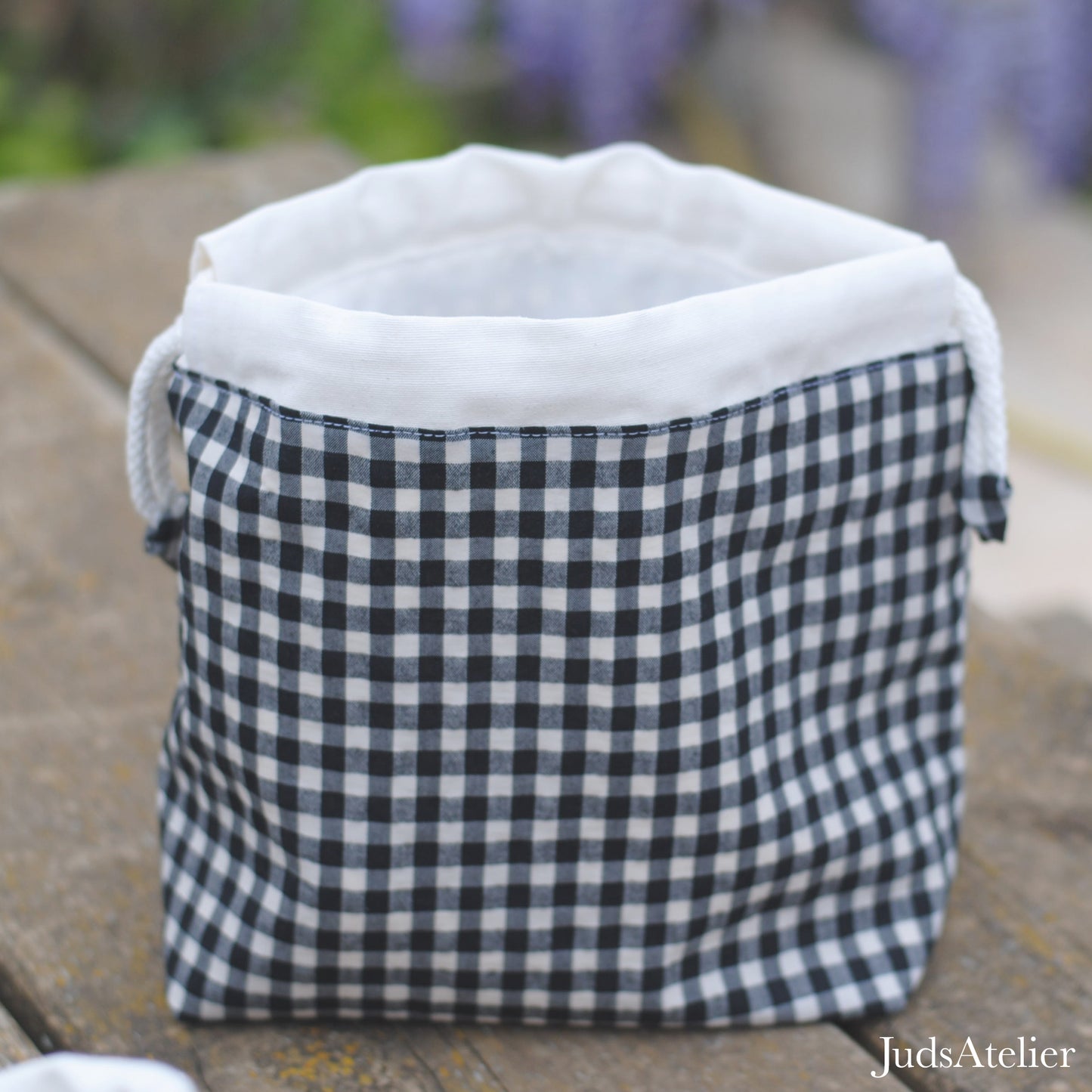 Bolsa de labores modelo ENSUEÑO en tela vichy negro