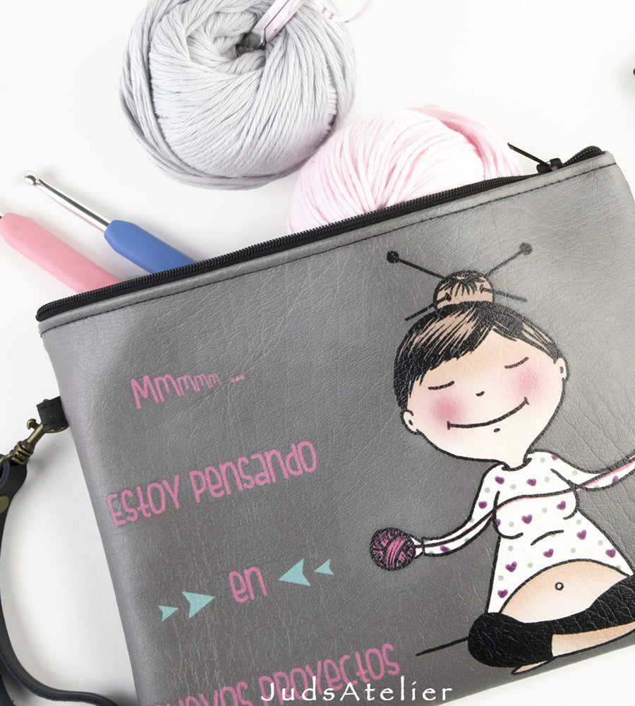 Porta todo de polipiel modelo BASIC con estampado New Projects