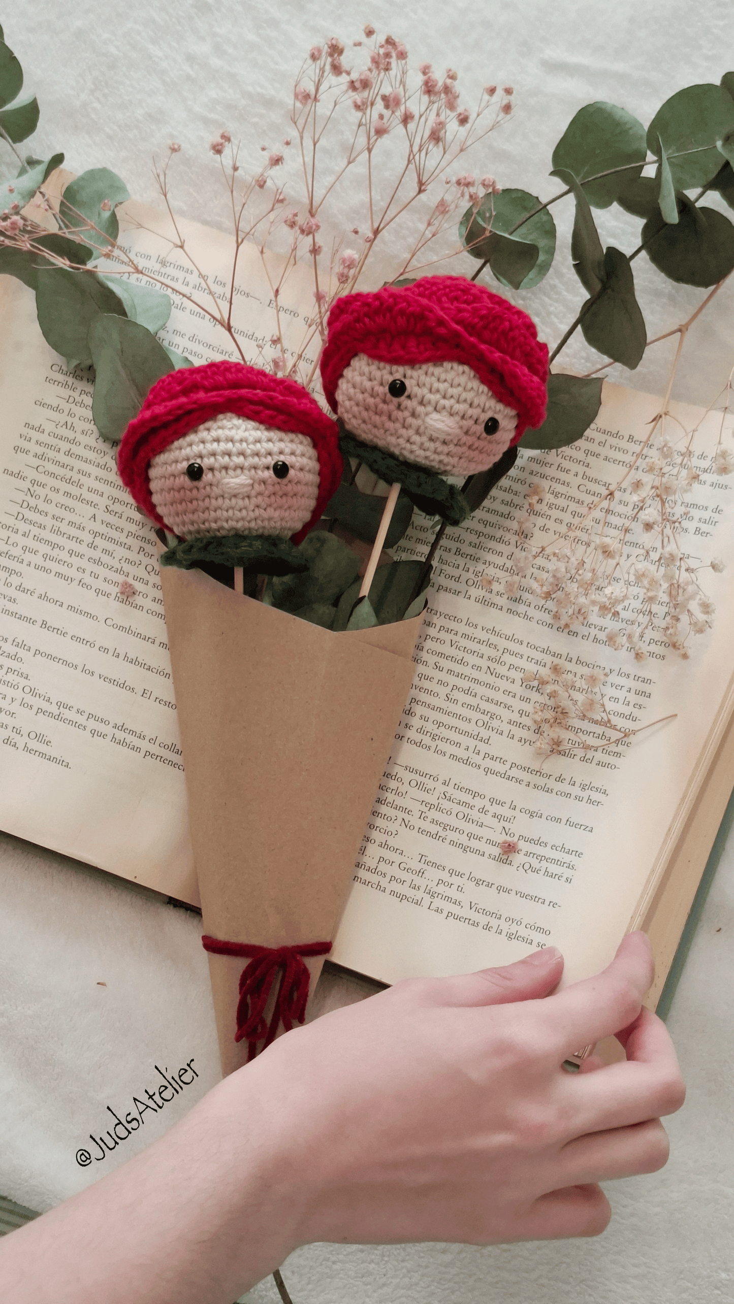 Patrón amigurumi - ROSA DE SANT JORDI (CATALA)