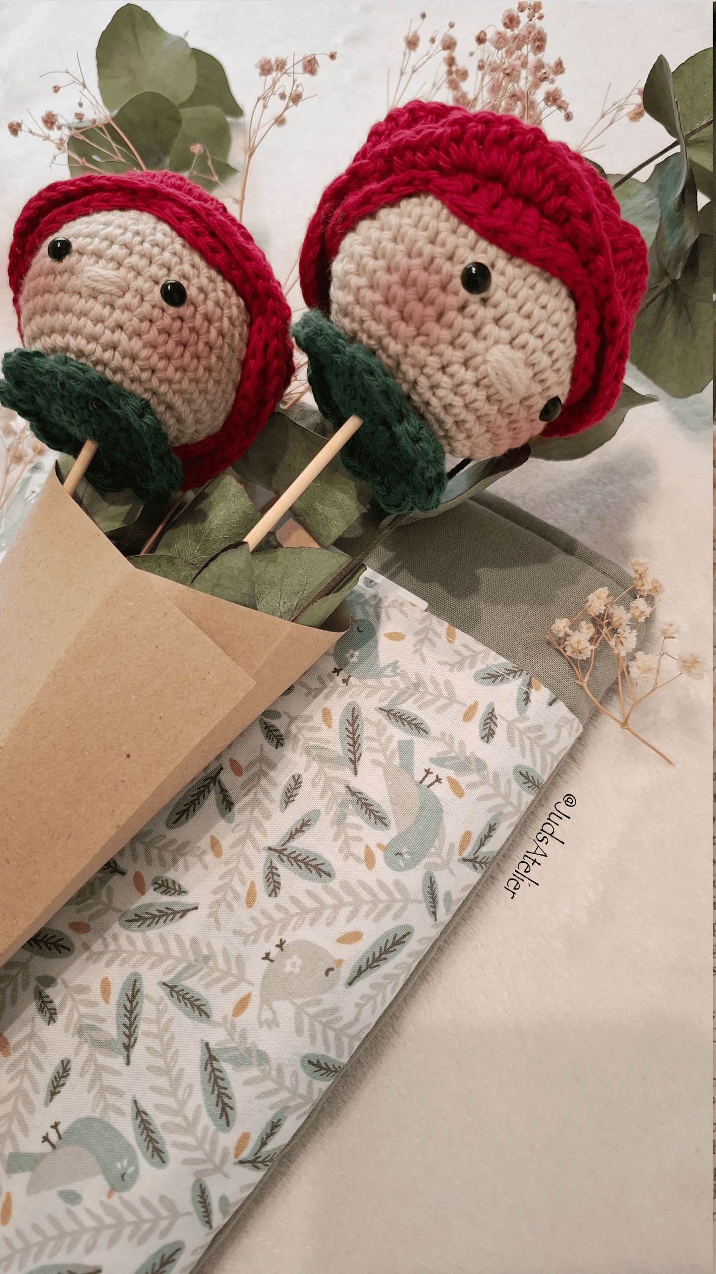 Patrón amigurumi - ROSA DE SANT JORDI (CATALA)